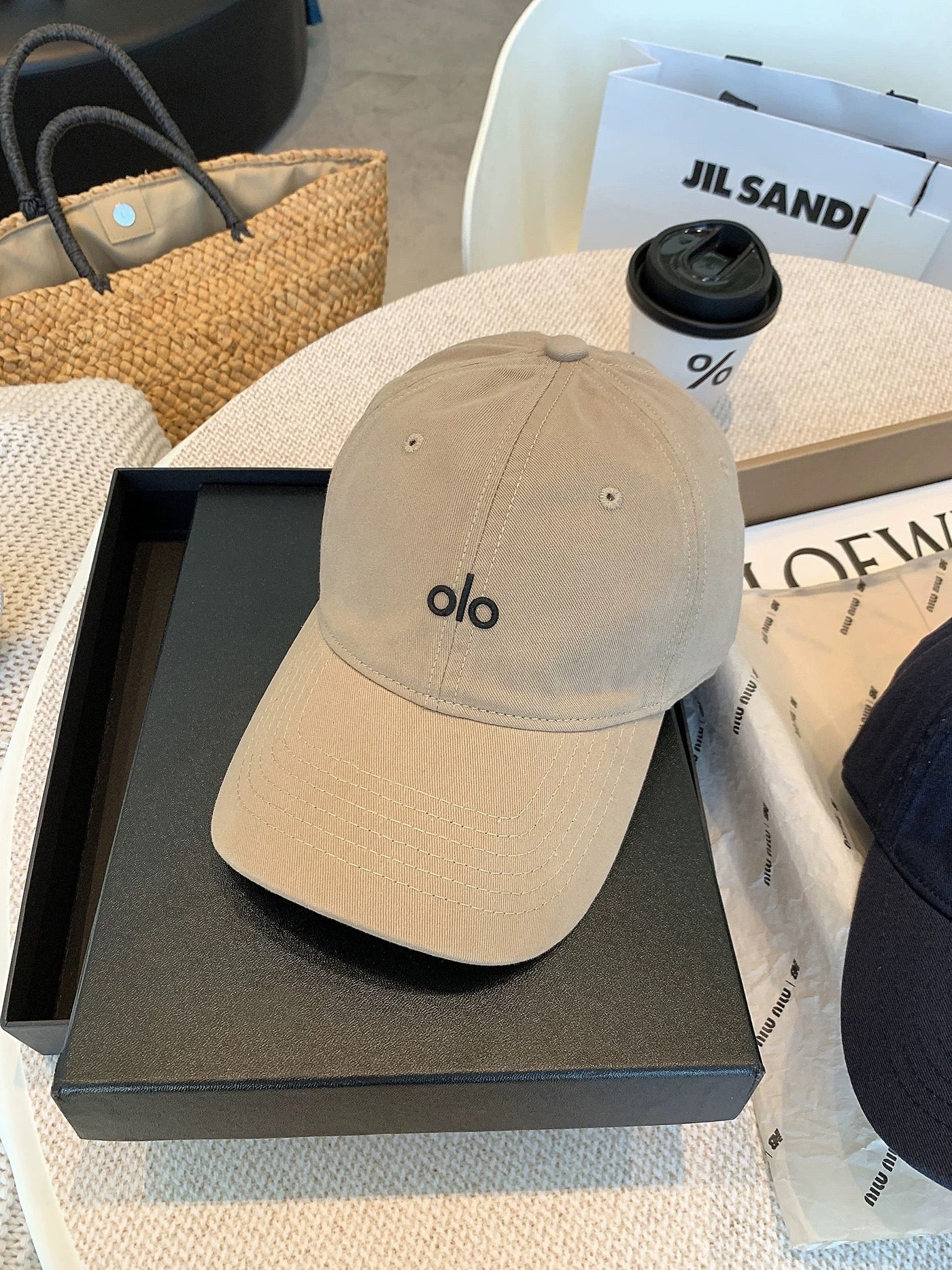 C035 Fashionable baseball caps for women and men