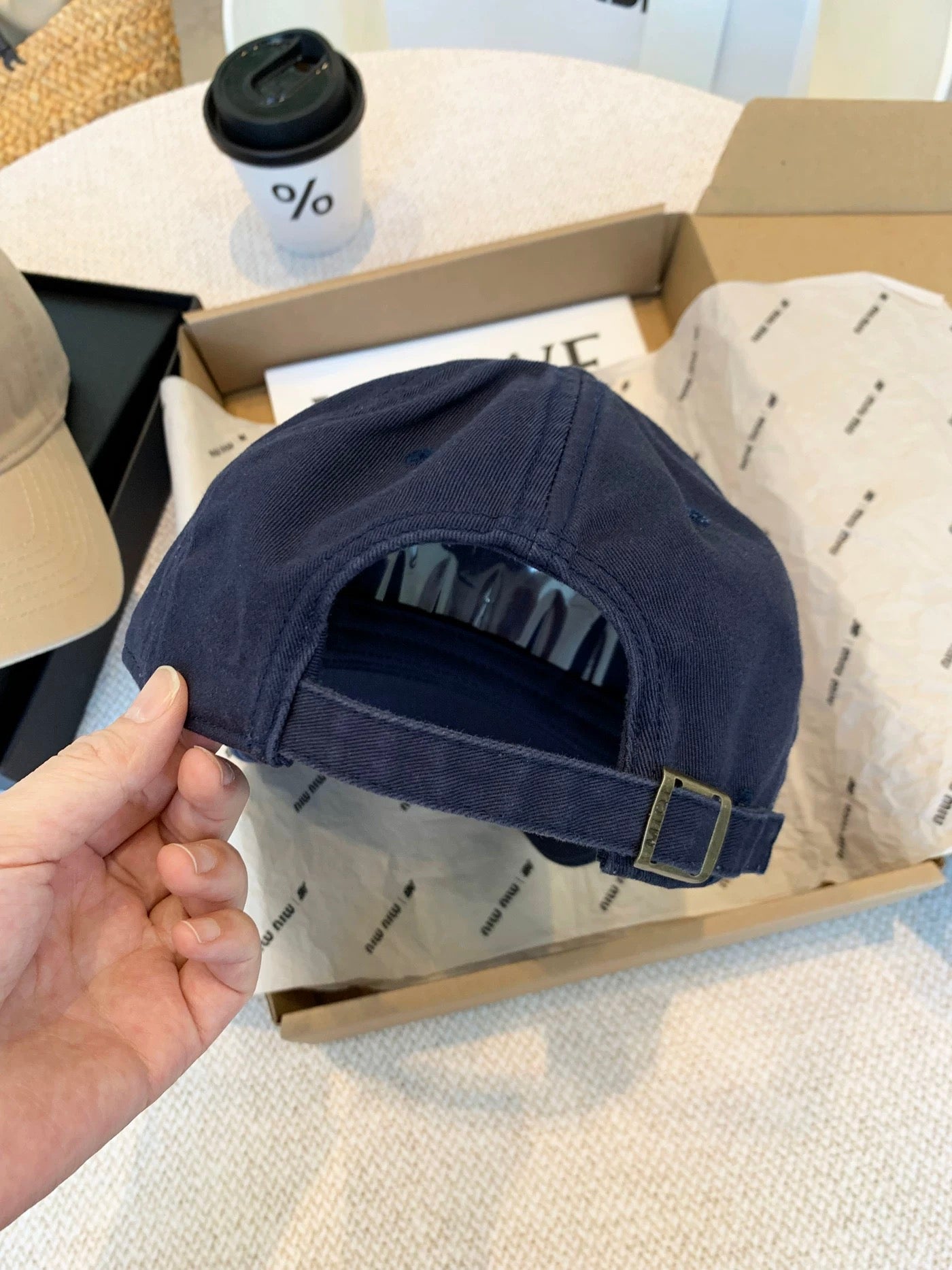 C035 Fashionable baseball caps for women and men