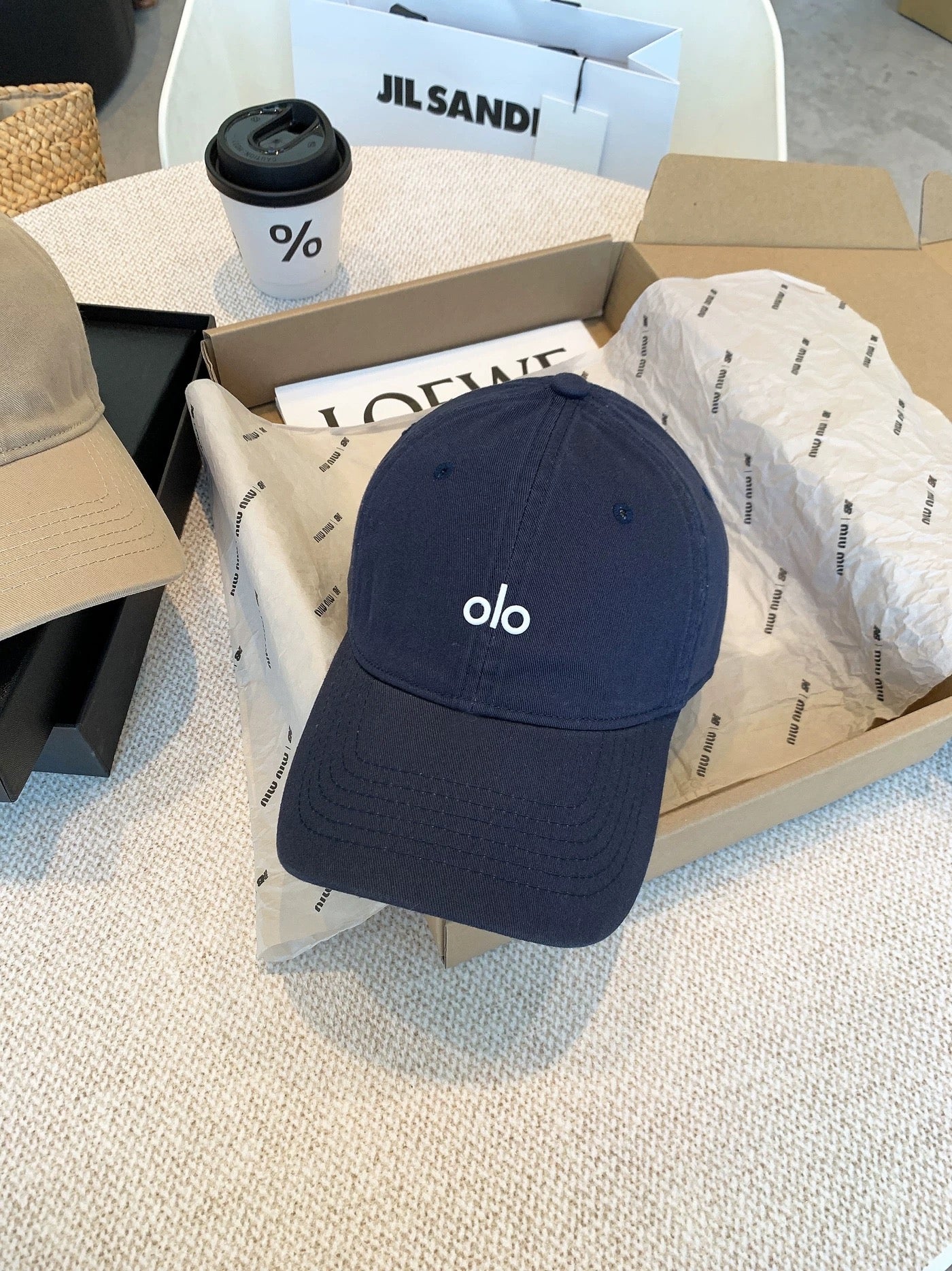 C035 Fashionable baseball caps for women and men