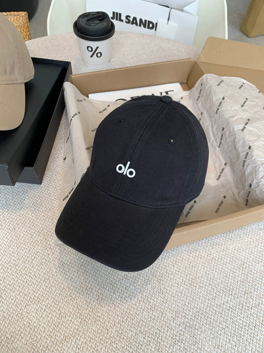 C035 Fashionable baseball caps for women and men