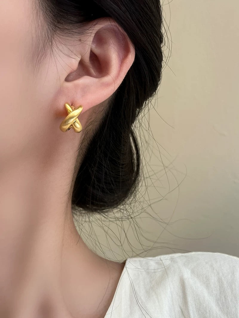C043 High-quality stud earrings