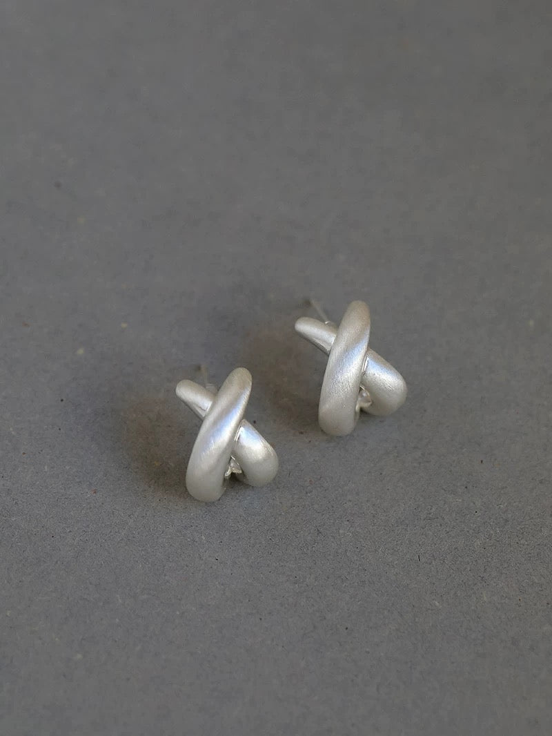 C043 High-quality stud earrings