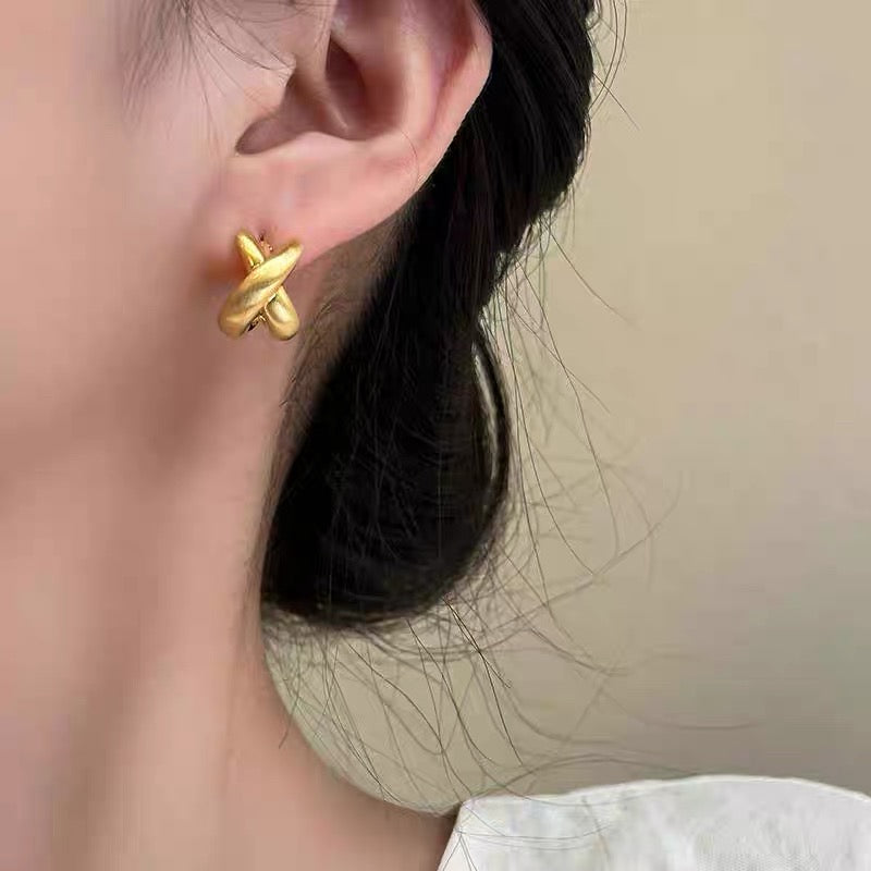 C043 High-quality stud earrings