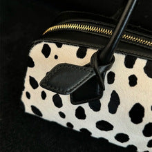 T019 leopard print baguette underarm bag
