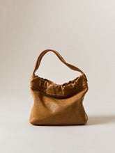 C046 sheepskin bucket handbag