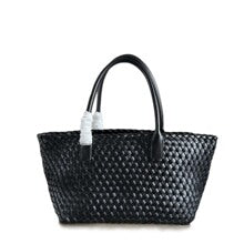 T033 Large woven shopping bag